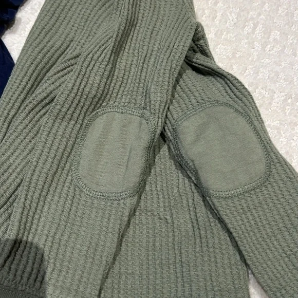 Old navy | 5t green waffle shirt - Picture 3 of 3